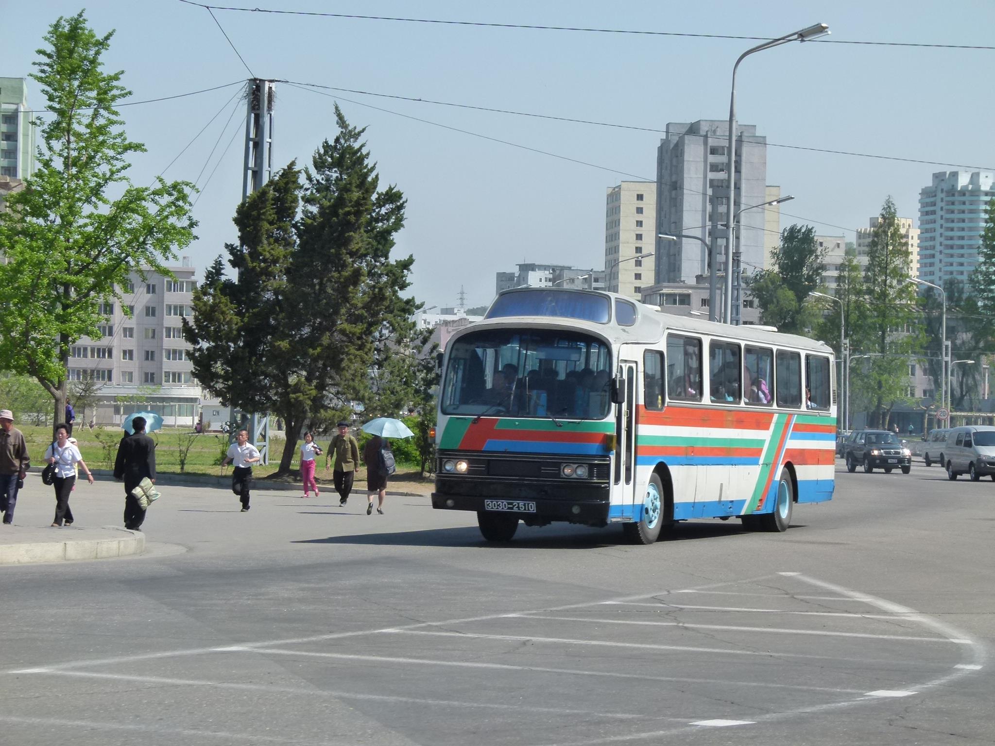 共和国で走るバスたち 北朝鮮専門旅行会社ジェイエス エンタープライズ